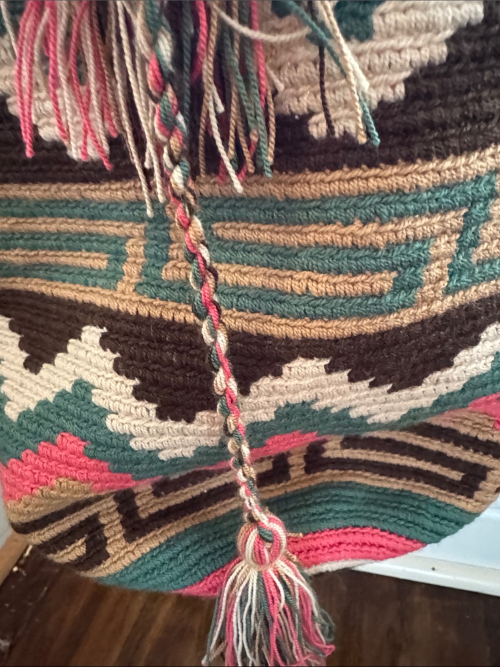 Handwoven Wayuu (Colombian)Multicolor Chevron Crossbody Bag - Picture 9 of 10
